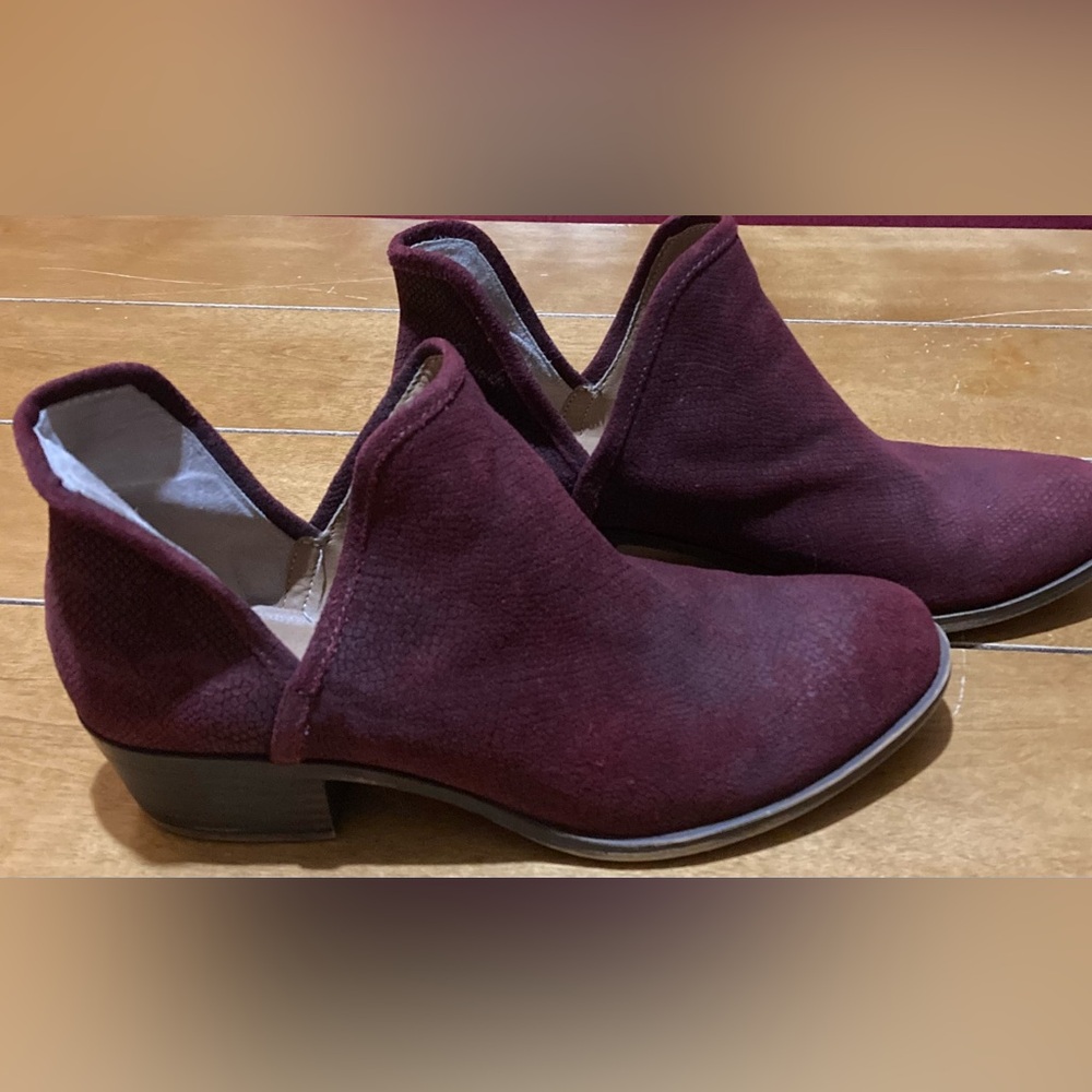 Ladies Size 8 1/2 M Lucky Brand Maroon Leather Boots